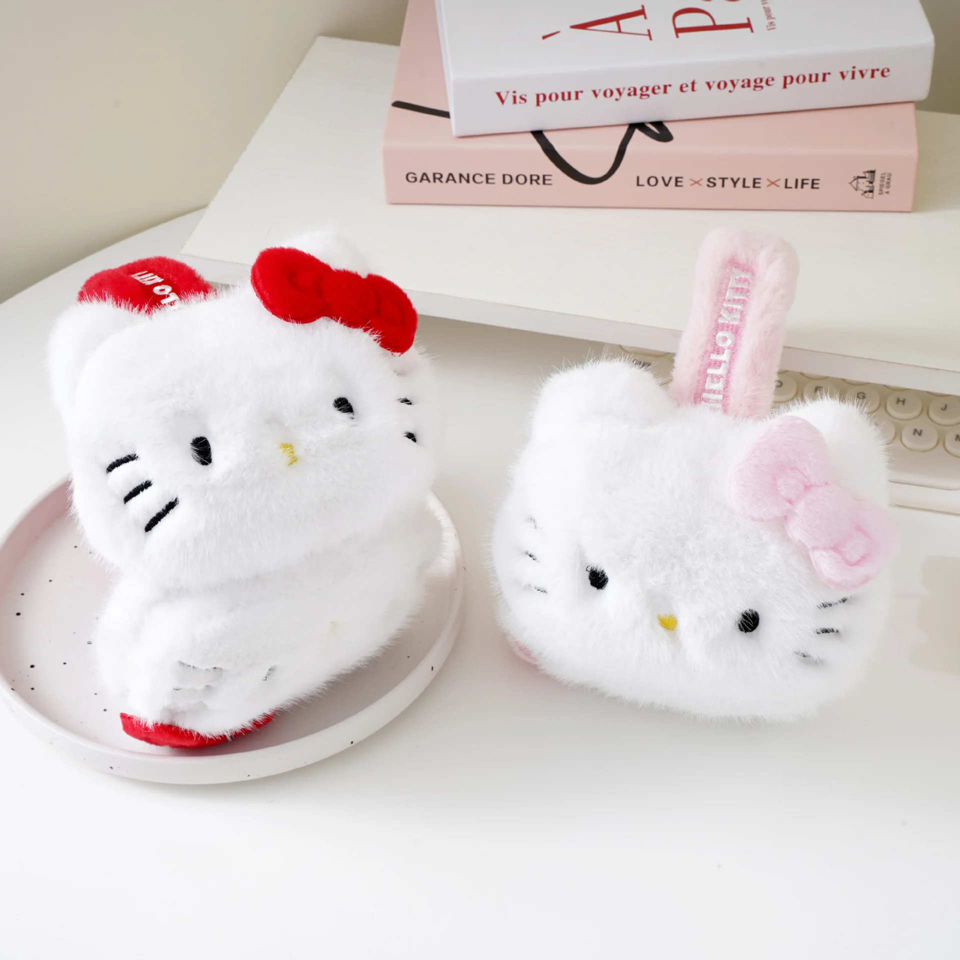 

Winter Sanrio students with high-color value warm ear muffs cartoon Hello Kitty girl plush riding warm ear muffs