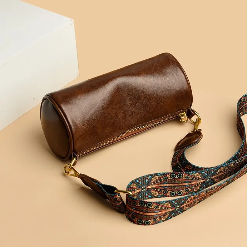 

Дизайнерская элегантная винтажная сумка для подгузников для женщин, минималистичная, роскошная, кожаная, вместительная, стильная, модная сумка через плечо.