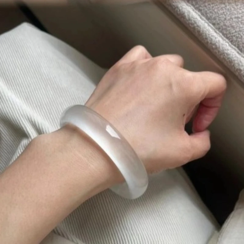 

Natural High Ice White Quartzite Jade Women's Bracelet, Fashion Jewelry