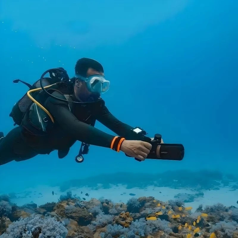 High-Performance Underwater Scooter with OLED Display & 4-Speed Gears 100Wh Battery, up to 60-Min Runtime Underwater Scooter