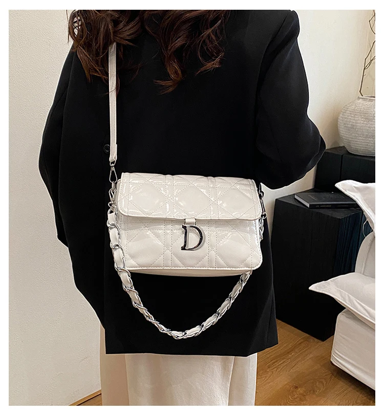 

Stylish Fashionable Leather Shopper Bag for Women Featuring Elegant Vintage Design Solid Color and Business Use