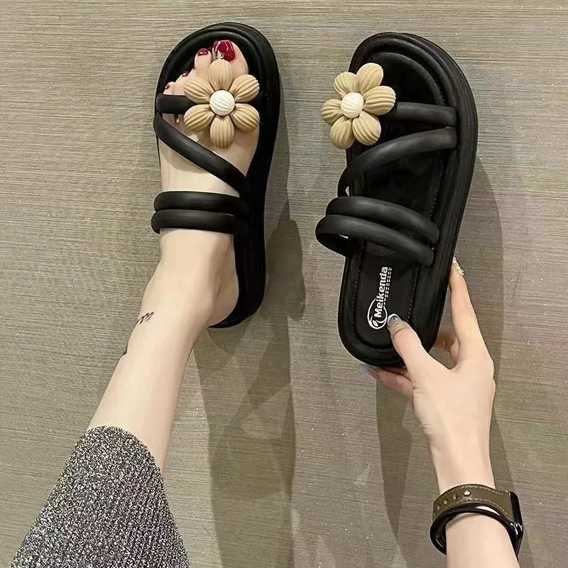 Sandali da donna estivi nuove pantofole di girasole da bagno per interni antiscivolo per il tempo libero comode pantofole da spiaggia all\'aperto