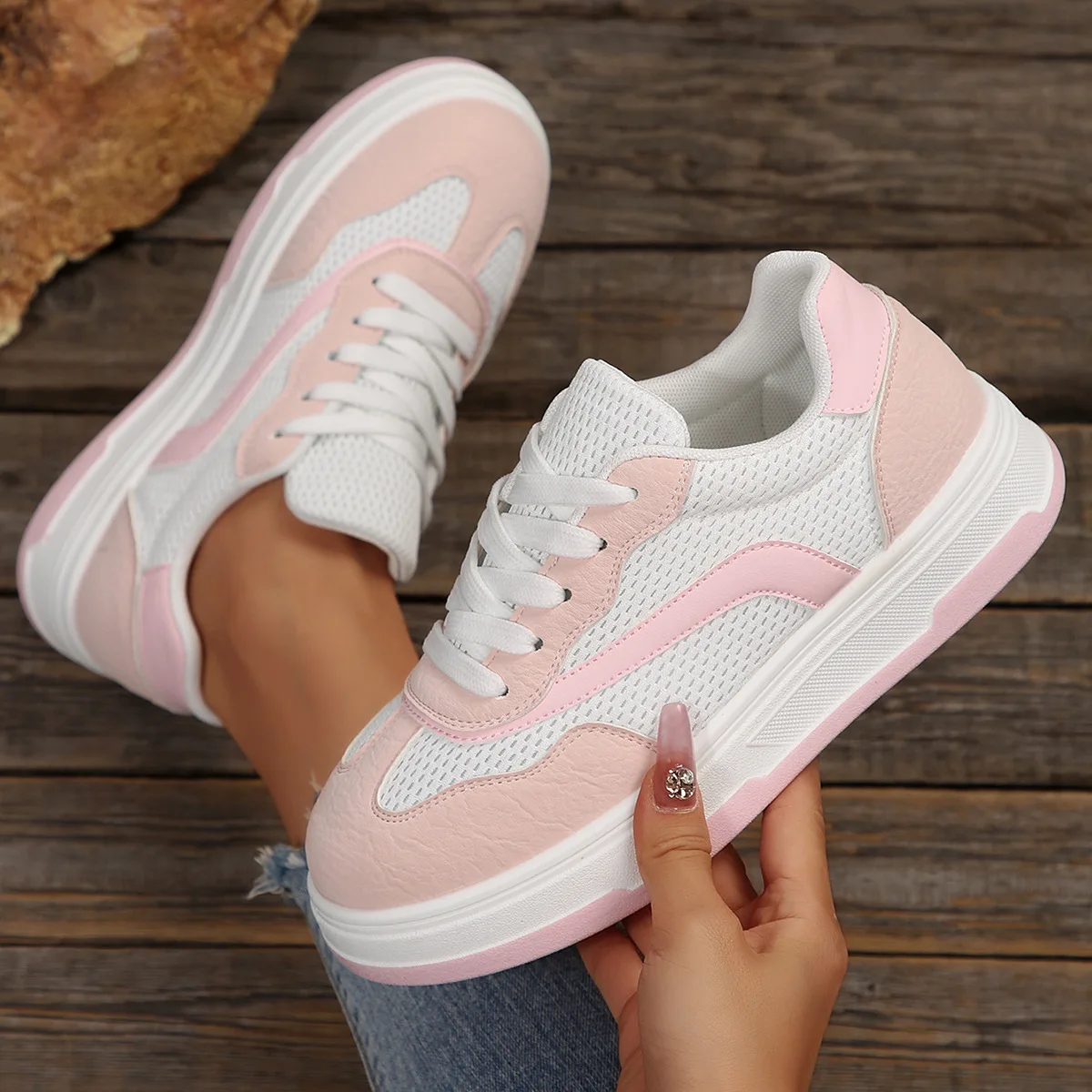 Zapatos deportivos informales de malla para mujer en otoño de 2025, zapatos blancos de suela gruesa con bloques de Color, modernos y versátiles