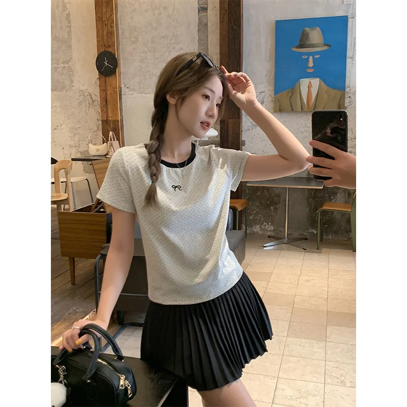 Top bordado de lunares con bloques de color para mujer en verano 2025, camiseta adelgazante de manga corta