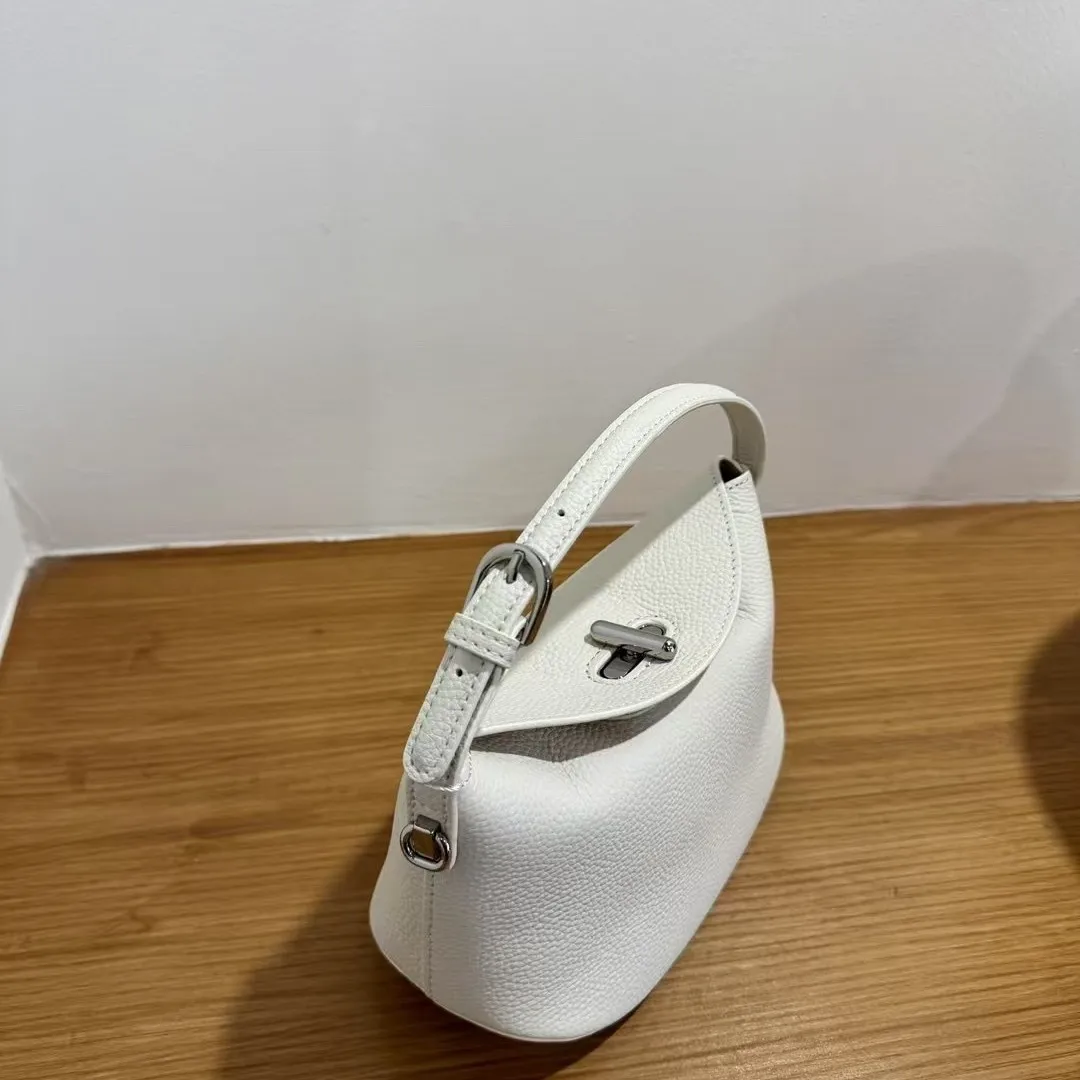 

2026 New European and American Small Fresh Simple Foreign Style Solid Color Handbag Bag Casual Versatile Messenger Women's Bag