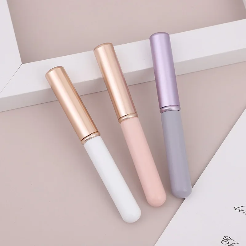 Lip Lipstick with Round Head and Cover Brush Halo Dye Concealer Details Makeup Portable Travel Makeup Tools Soft Firm Durable