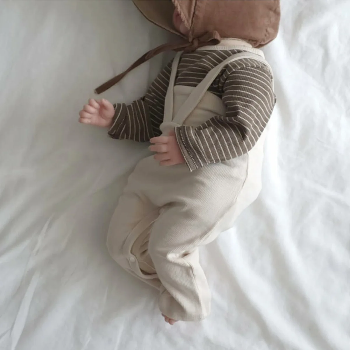 

2026 Spring New Baby Sleeveless Sling Romper Cotton Infant Girls Casual Overalls Boys High Waisted Trousers Toddler Jumpsuit