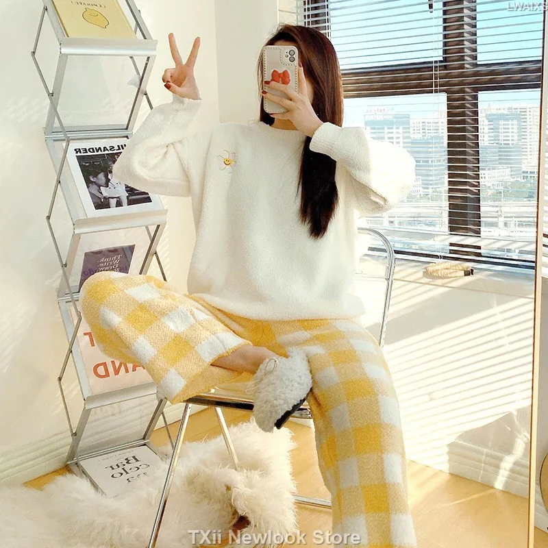 TXii Smiling Soft Pajamas Women's Autumn and Winter Ins Japanese Style Plaid Home Clothes Coral Fleece Wool JK suit Coral Fleece