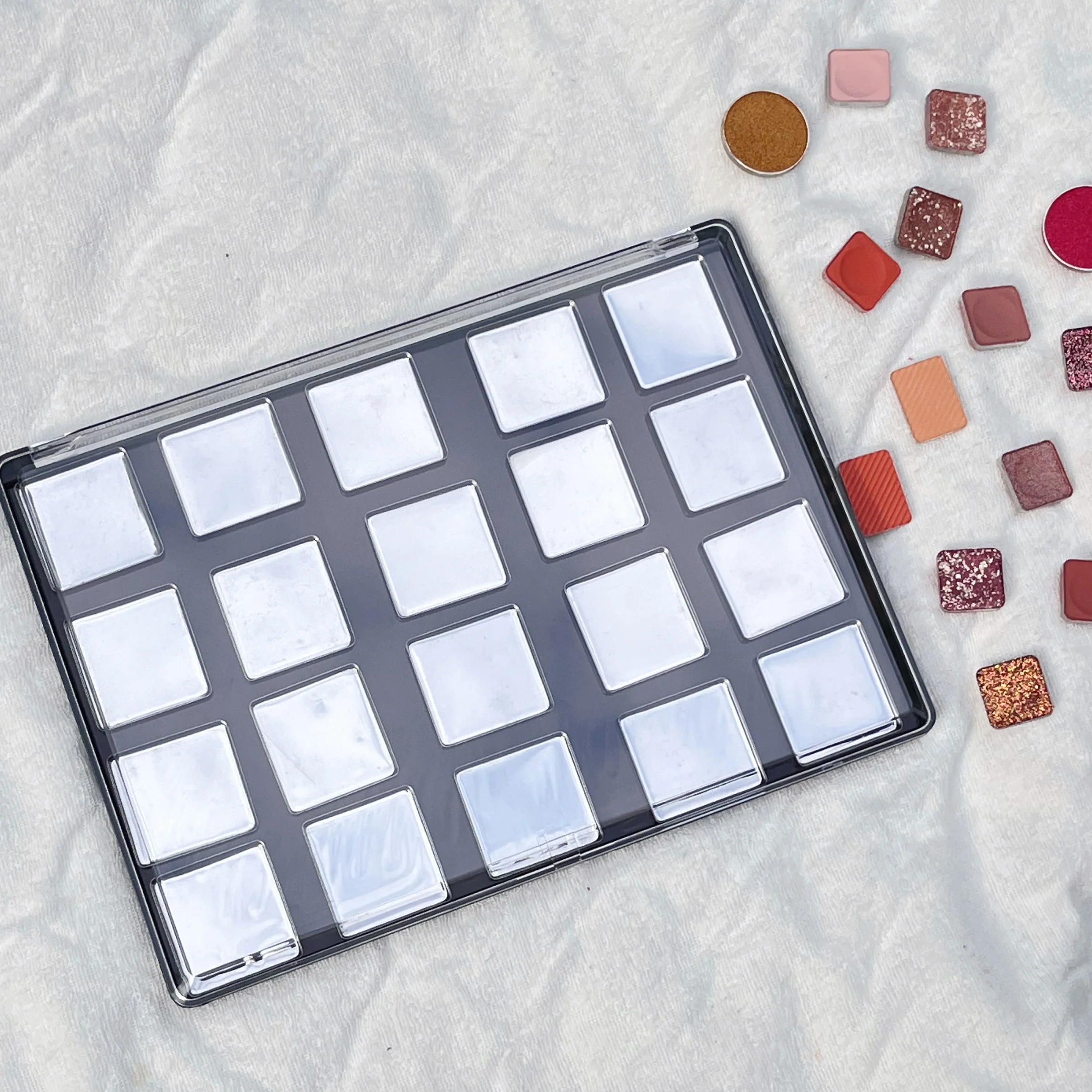 Gratis Ongkir 1PC แม่เหล็กที่ว่างเปล่าพลาสติกอายแชโดว์ Palette XL ขนาดใหญ่แต่งหน้ากล่อง Clear Cover