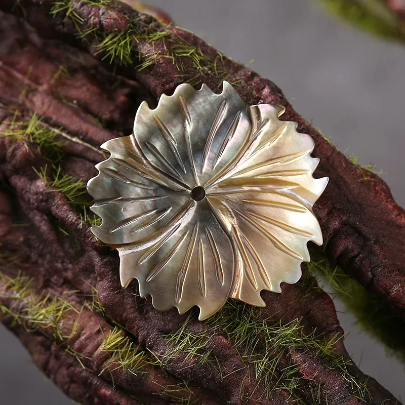 2 pezzi ciondolo conchiglia naturale Charms fantasia fai da te fiore vuoto intagliato conchiglia di mare per gioielli fai da te che fanno collana