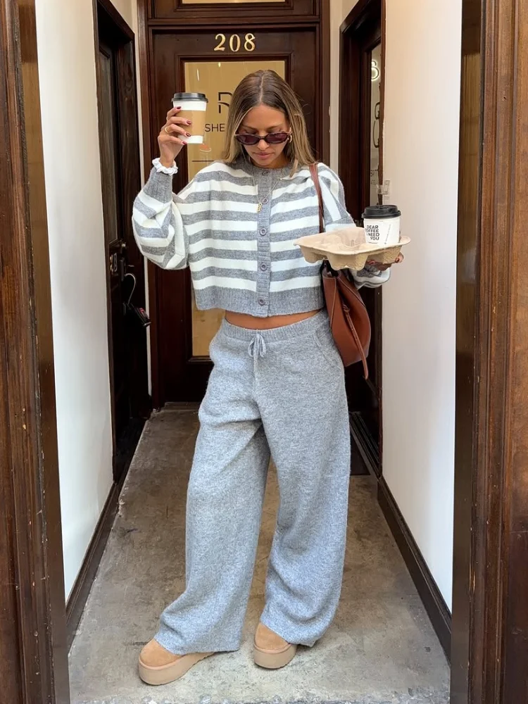 

Повседневный полосатый вязаный кардиган, женский шикарный однобортный свободный короткий кардиган с круглым вырезом, женский осенний повседневный уличный свитер