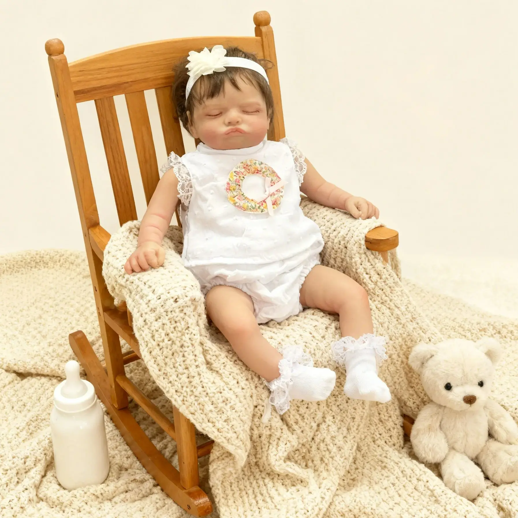 

45cm Lifelike Sleeping Rosalie Doll Cute Soft Vinyl Body Doll Girl Toy Ideal Gift for Kids Collectors Enthusiasts