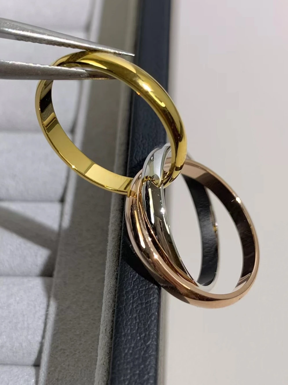 Top Quality 3 Circles Lock Style Tricolor Ring 3 Gold Color Stainless Steel Trinity Ring For Women Fashion Brand Jewelry