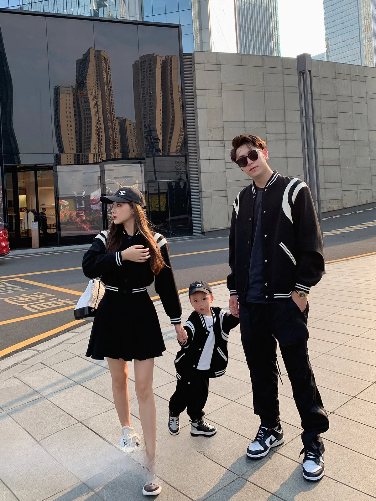 

Новая осенняя коллекция 202: Модная шерстяная бейсбольная куртка для мамы и дочки, ветрозащитная, с эффектом охлаждения, для женщин