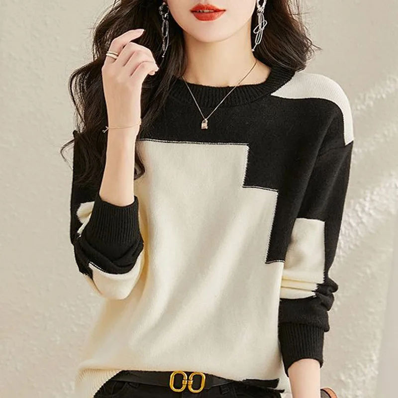 New Autumn and Winter Fashion Trend Round Neck Contrast Colorful and Fashionable Loose Size Versatile Women\'s Knitted Sweater