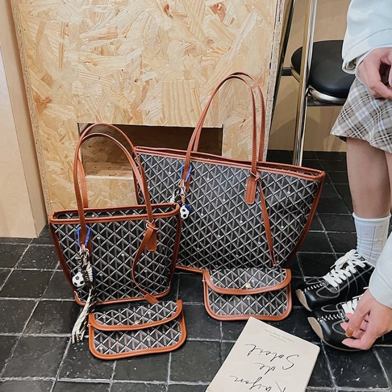 

American Retro Maillard Bag for Women 2025 New Style, Trendy and Fashionable Autumn and Winter Large-capacity Underarm Tote Bag