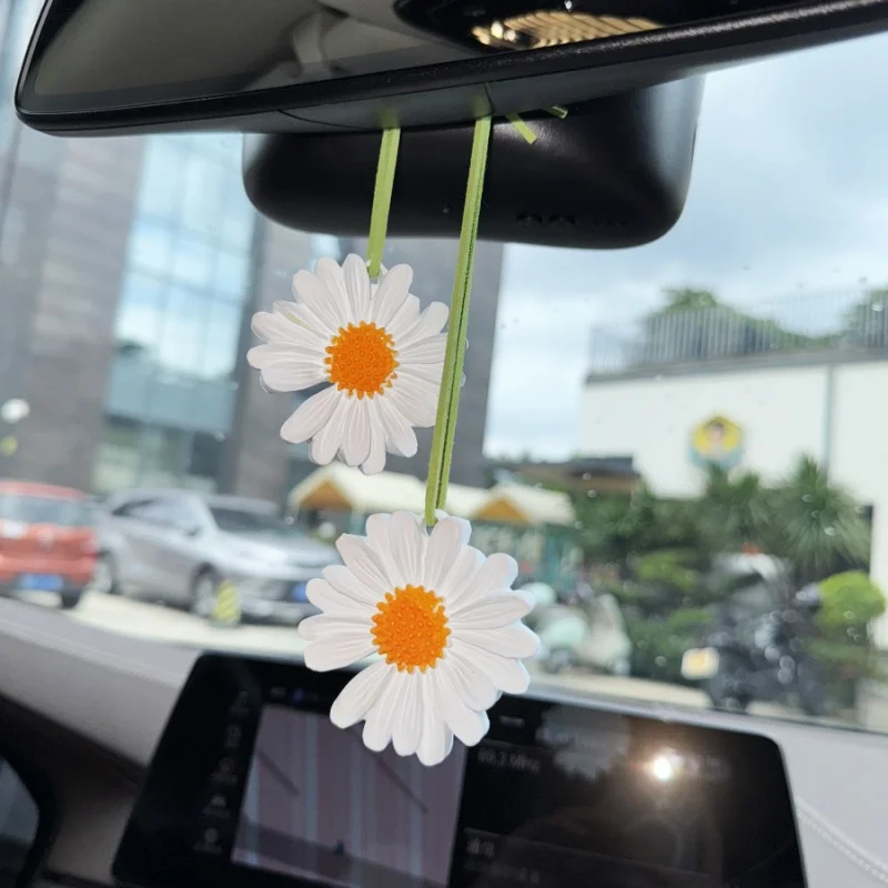 

2pcsDaisy Car Air Freshener Hanging Yellow Chrysanthemum Bathroom Bedroom Wardrobe Fragrance Hanging Decoration Wedding Holiday