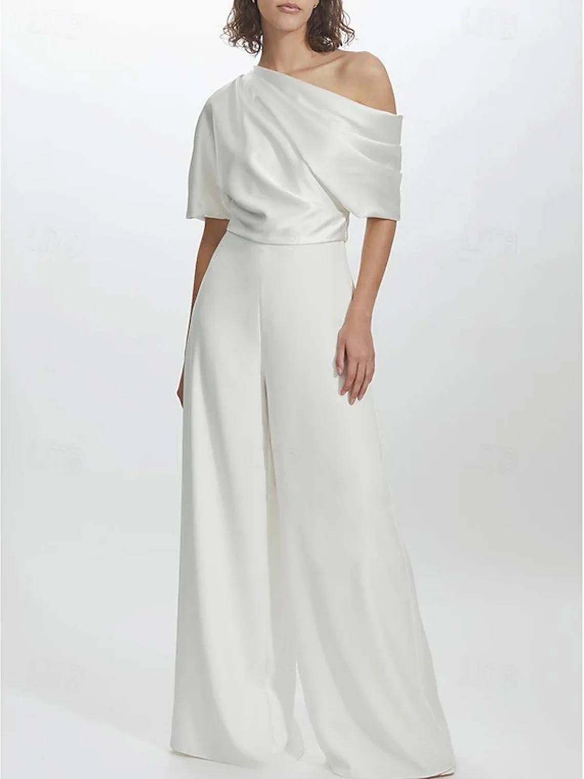 Tute eleganti Abito formale in raso Una spalla Lunghezza pavimento Maniche corte Volant Abito Quinceanera 2025 personalizzato gratuito