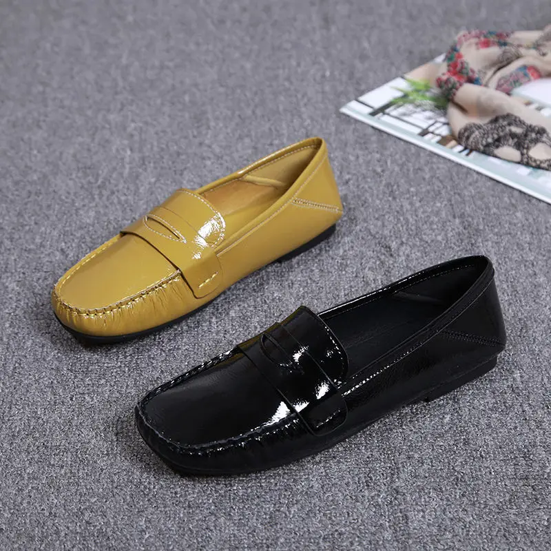 Spring 2024 new women\'s shoes Joker patent leather lazy square bean flat bottom low-cut casual shoes