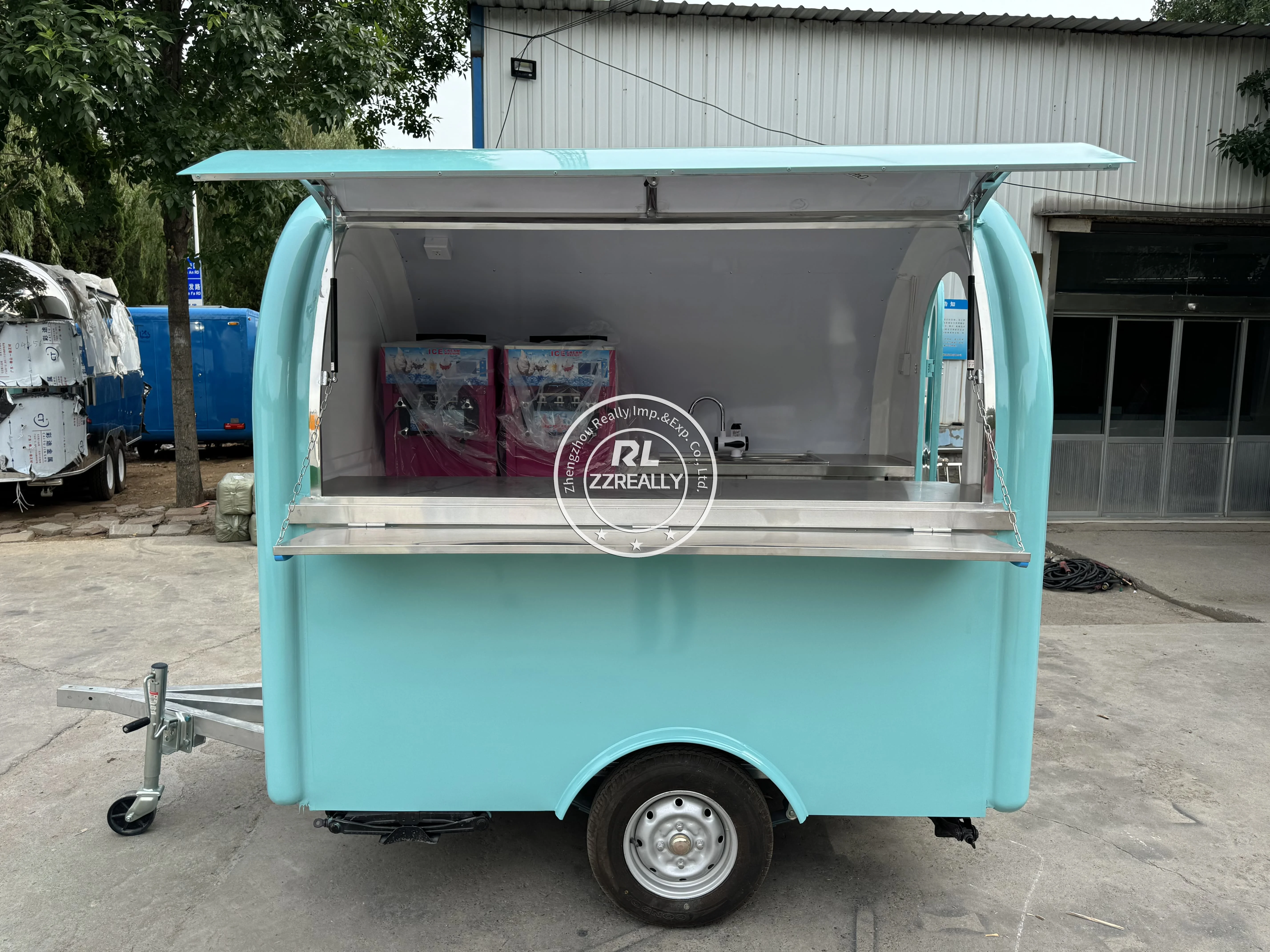 Wózek gastronomiczny o długości 220 cm z maszyną do lodów śnieżnych, mobilny przyczepa gastronomiczna, food truck z akcesoriami do kampera.