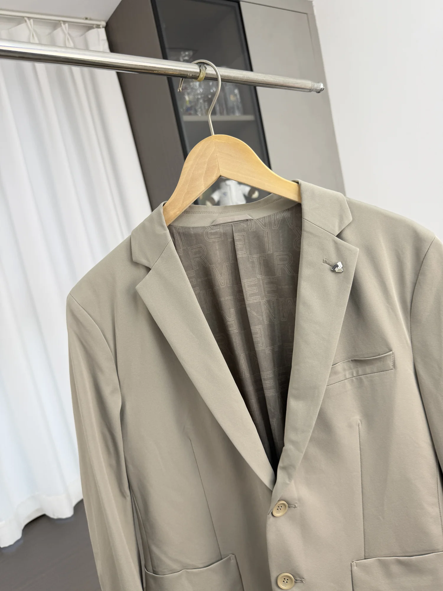 H Home Bamboo Charcoal Fiber Men's Casual Suit Jacket Smooth Comfortable Spring Outerwear Soft Fabric Flat Collar Two Buttons