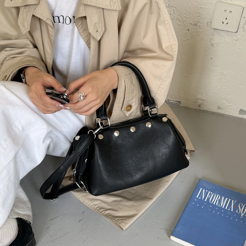 High Grade Rivet Pu Leather Crossbody Bag for Ladies Autumn Winter New Solid Color Soft Zipper Shoulder Bags Commuter Handbags