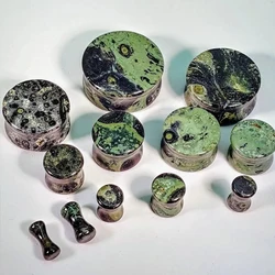 2pcs Green Eye Stone Ear Gauge Plug Ear Expander Flesh Tunnel Piercing Expander Ear Stretcher Body Piercing Jewelry 6-25mm