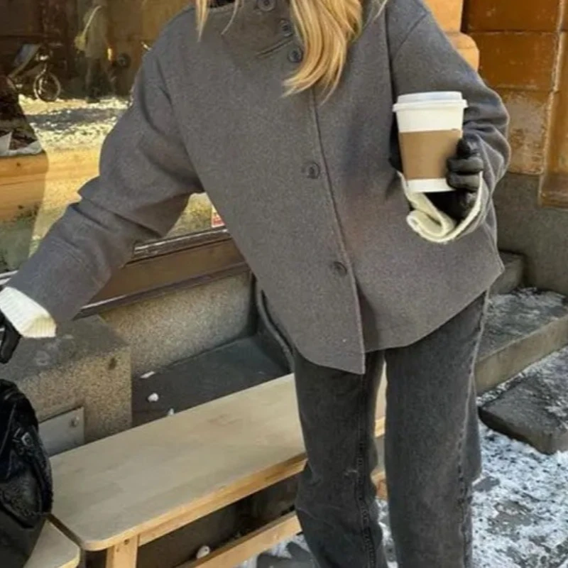 Nowy damski krótki płaszcz wełniany z eleganckim kołnierzem stójką zapinany na jeden guzik, kolekcja jesień 2025