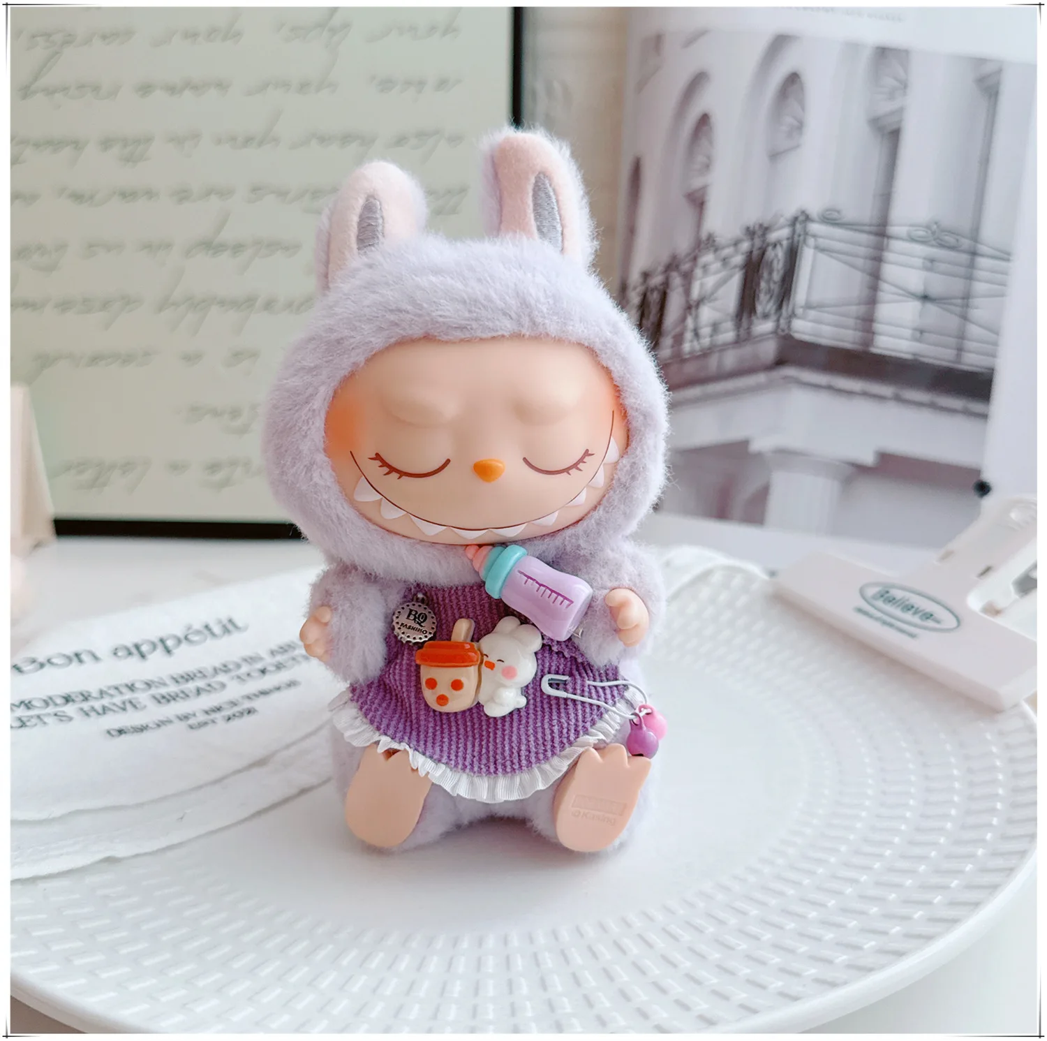 Vêtements pour LABUBU 4e génération, 4.0 broches pour la série Love, nouvelle tenue de Mini poupée, tablier multicolore avec bouteille de lait, imprimés ours et lapin