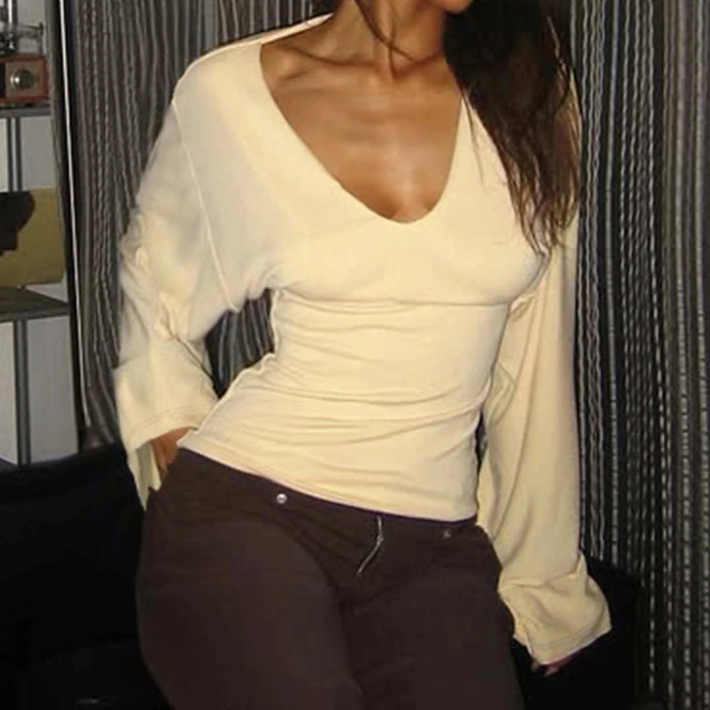 

[RUOKE] Elegant Casual Blouse Women Slim Fit V Neck Long Sleeve Top Office Lady Daily Outfit Spring Summer Soft T-shirt Trendy