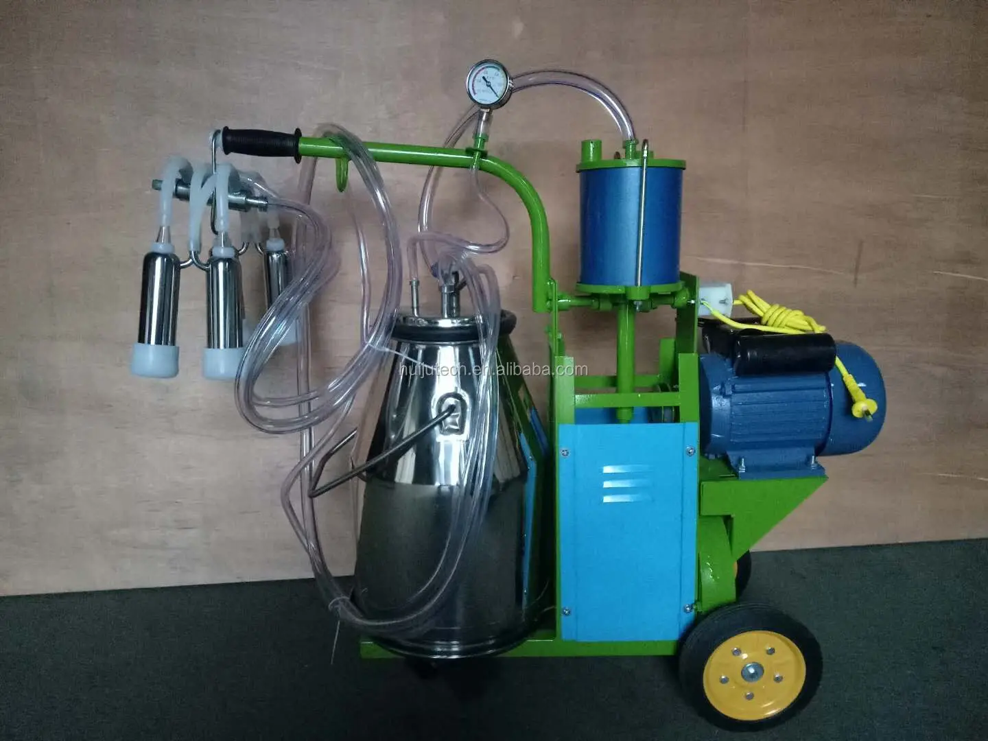 Piston single 25 L buckets/barrel electric milking machine HJ-CM011PS