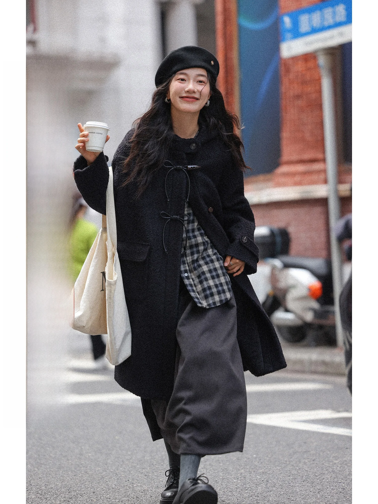 

Пальто женское утепленное из овечьей шерсти и меха, весна-зима, премиум-класса, свободного кроя, с пуговицами, средней длины, с капюшоном