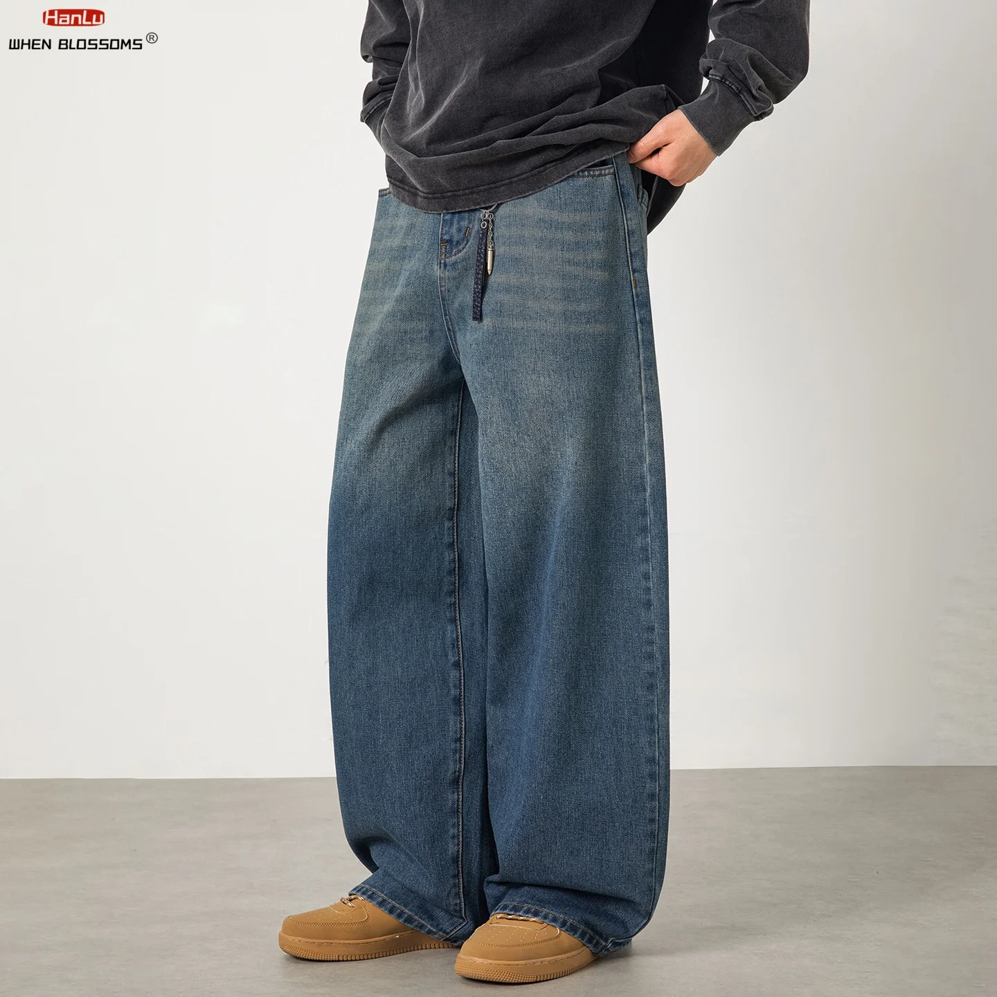 

Men's 2026 Washed Blue Jeans Gradient Ombre Straight Leg Distressed Vintage American Retro Denim Pants Spring Casual