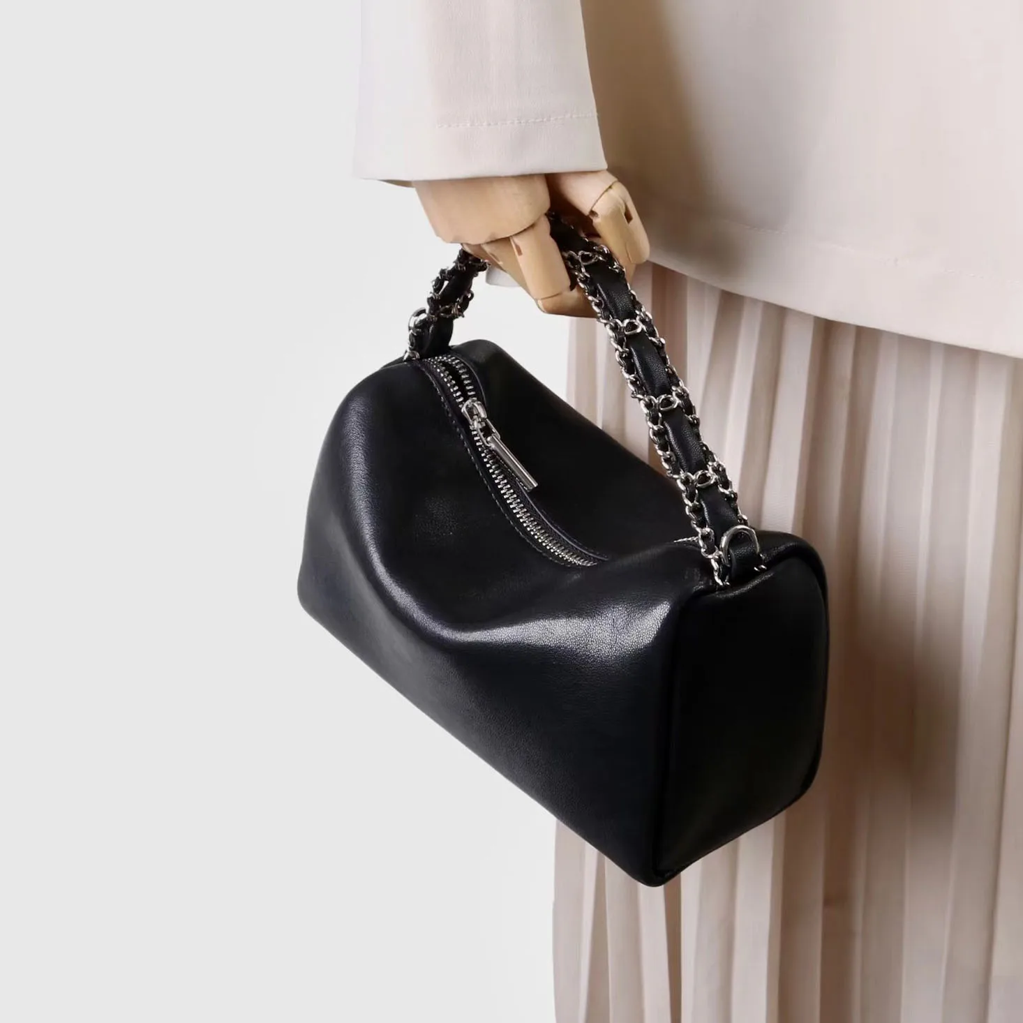 

Cowhide pencil bag 2025 new niche design chain handle high quality one-shoulder crossbody bag fashionable ladies handbag