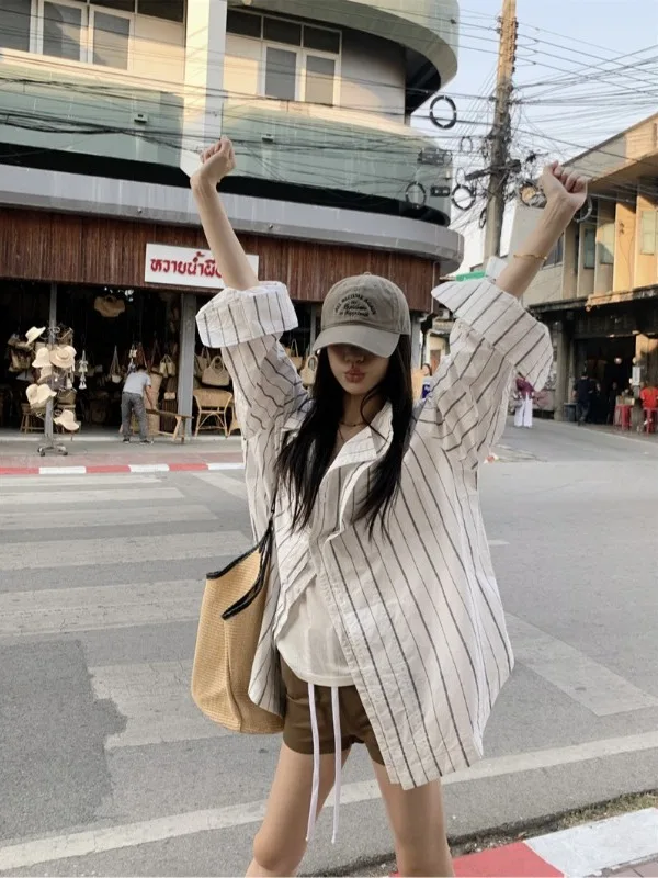 

Retro Lazy Striped Shirt Women's Casual Loose Slimming Mid-Length Long Sleeve Turn-down Collar Top for Spring 2026