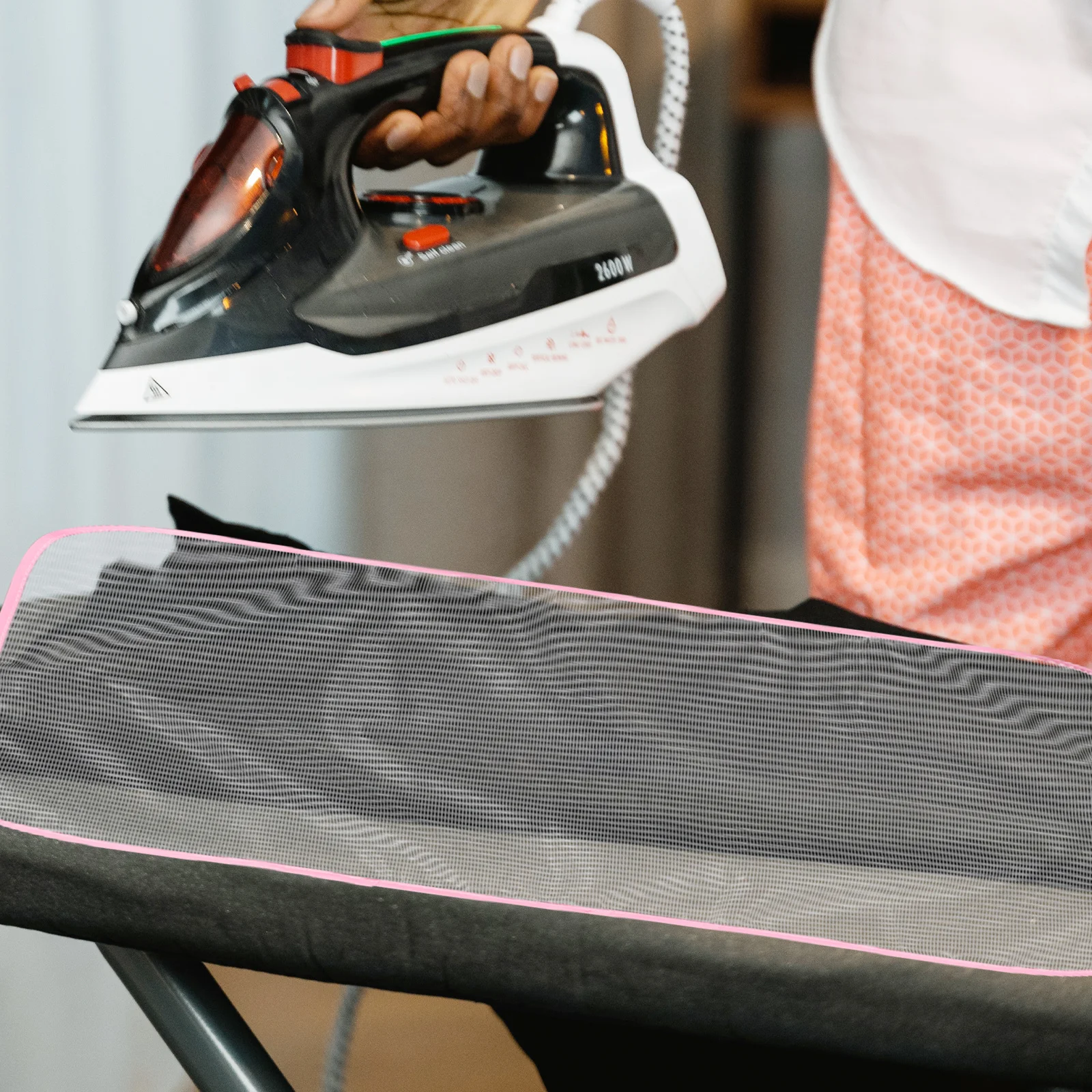 

2Pcs Pressing Cloth for Ironing Board Heat Resistant Protective Mesh Pad Practical Ironing Mat Household Pressing Cloth Guard