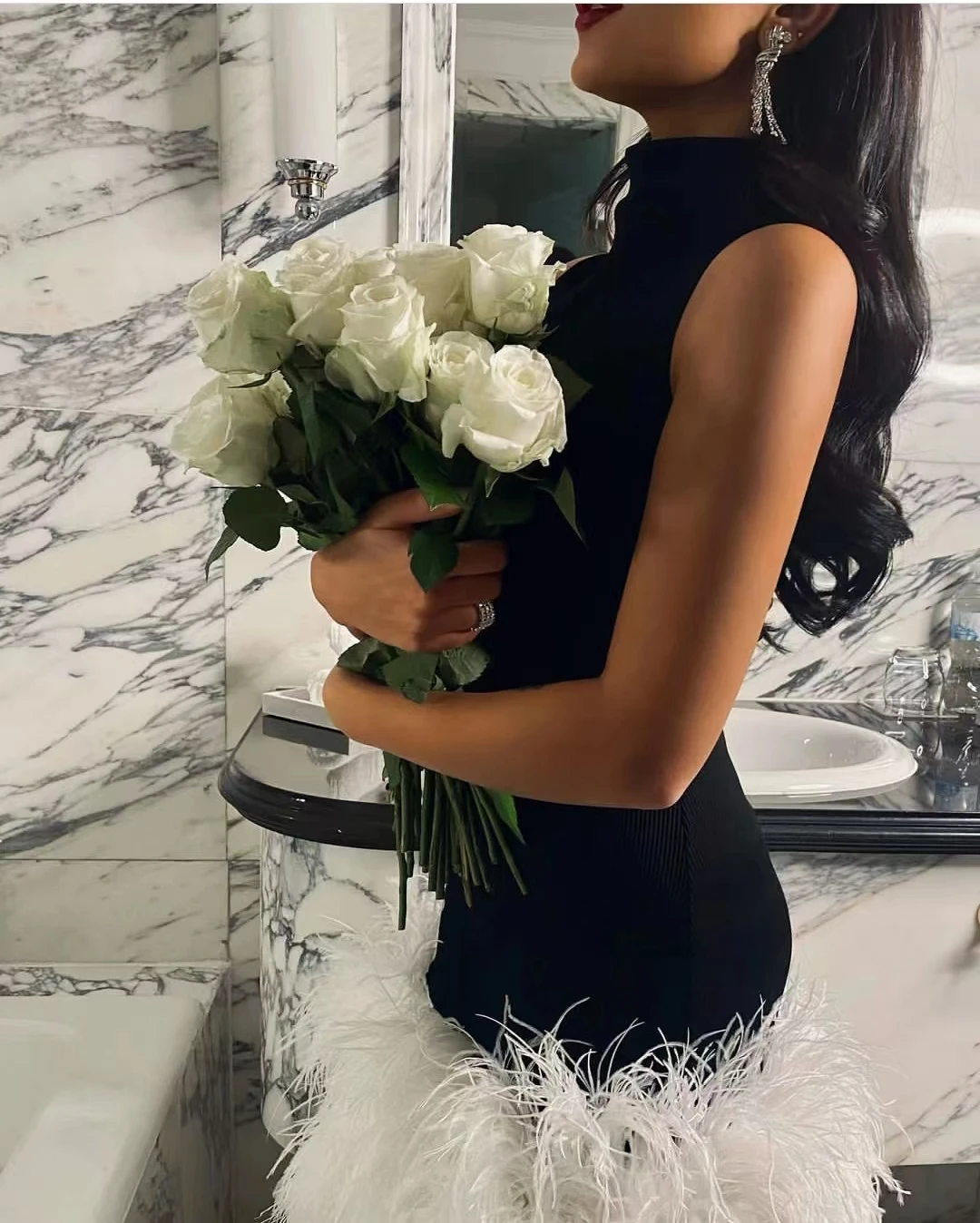 

AsaNagi Black Sleeveless Short Prom Dresses Feathers Hem Knee-Length Vintage Formal Party Dress 2023 فساتين كوكتيل