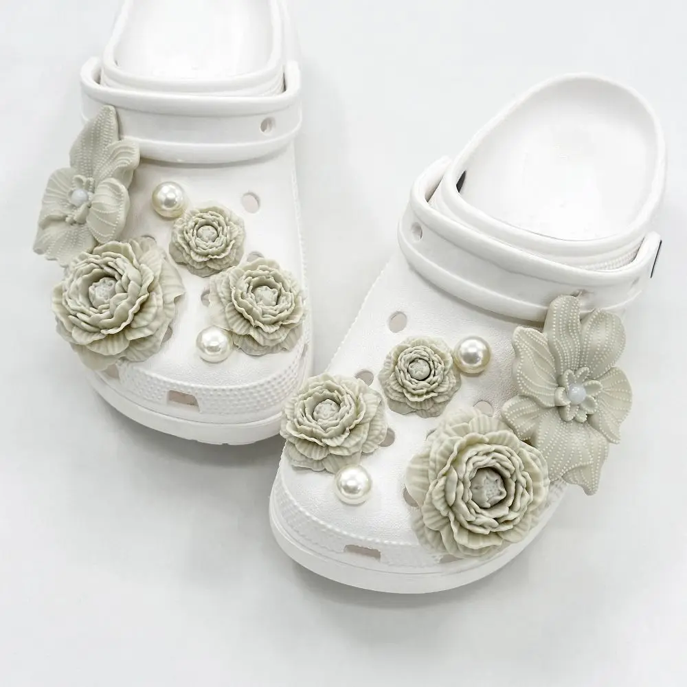 8 Stück wiederverwendbare 3D-Blumen-Schuhclips, Schnallen, DIY-Schuhdekorationen, abnehmbare perforierte Schuh-Accessoires, Strandschuhe – Detail 3