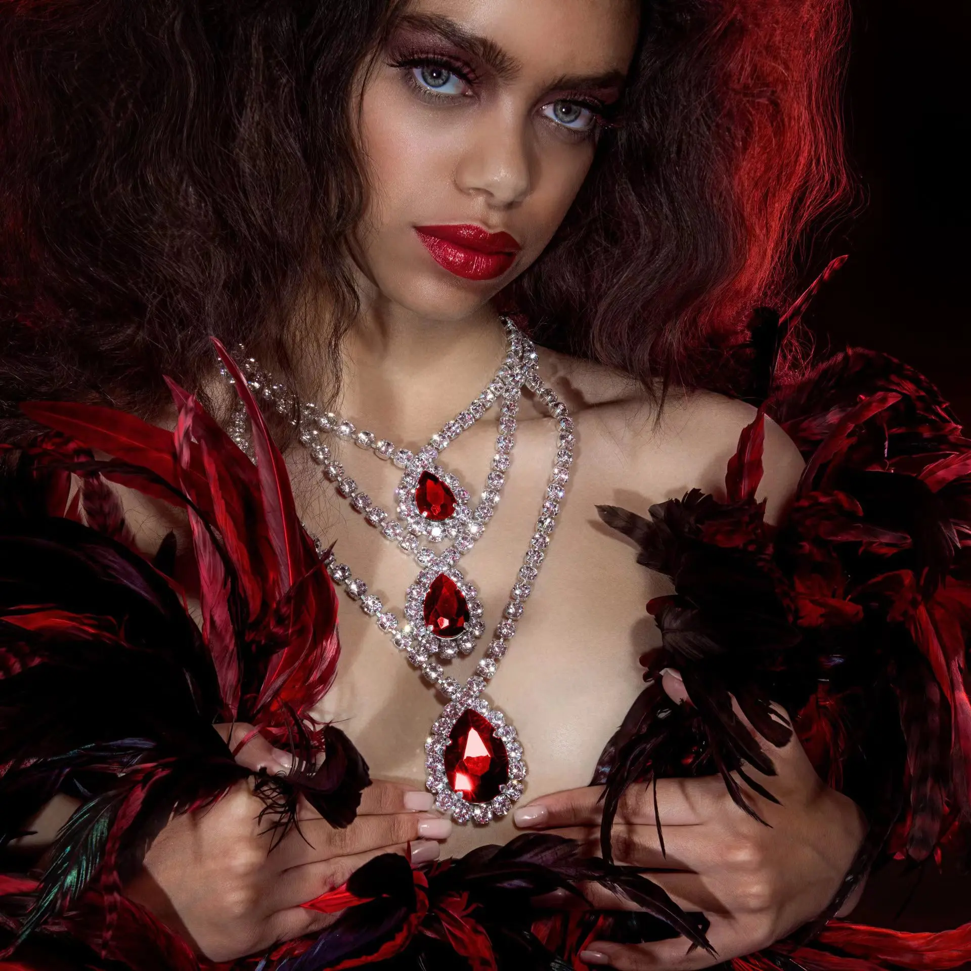 

Hot selling women in Europe and America, sexy multi-layer rhinestone necklaces, fashionable and personalized trends, rhinestone