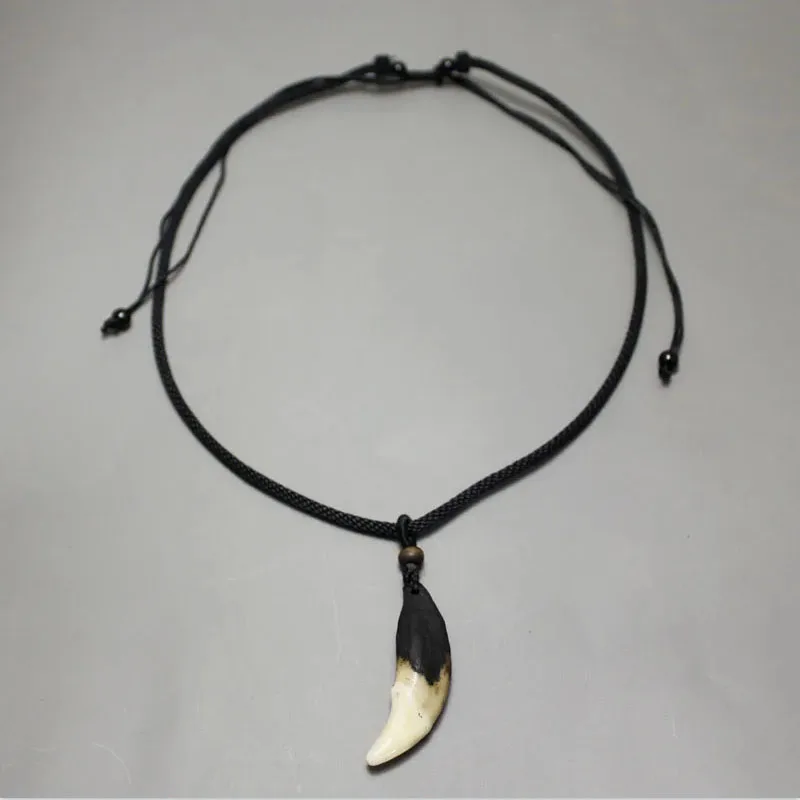 الذئب الأسنان الرجال قلادة الكتابة ، لوبو قلادة خمر نظرة الأسنان مجوهرات قابل للتعديل الحبل الأسود Bts اكسسوارات زوجين المعلقات