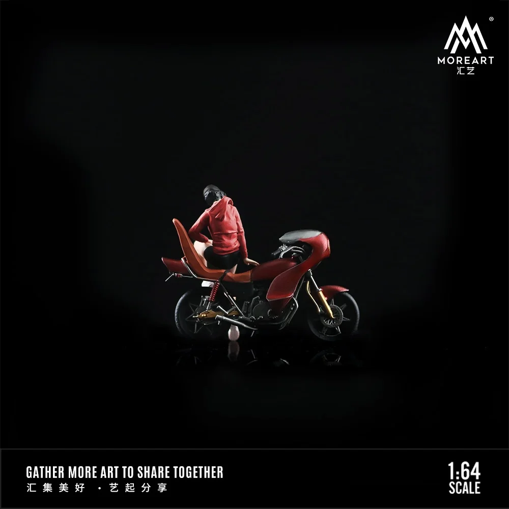 Mais arte 1:64 vermelho folheado legal na moda feminino motocicleta boneca conjunto modelo para exibição & coleção & presente