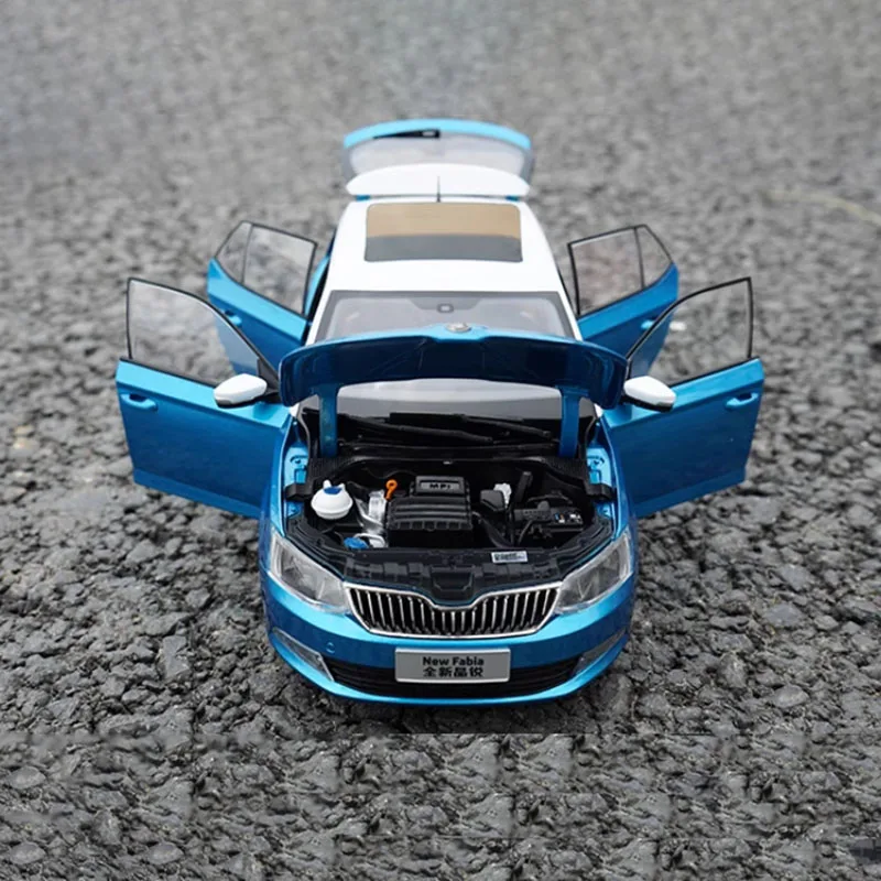 Diecast Alloy 1/18 Scale 2016 Shanghai NEW Fabia Car Model Adult