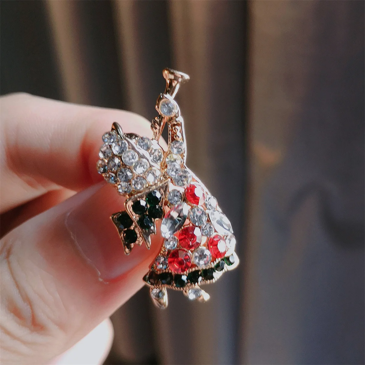 Rinhoo Musik Engel Fee Broschen für Frauen Vintage weiße Engels flügel Weihnachts figur Emaille Pins Neujahr Geschenke Weihnachts schmuck – Detail 6