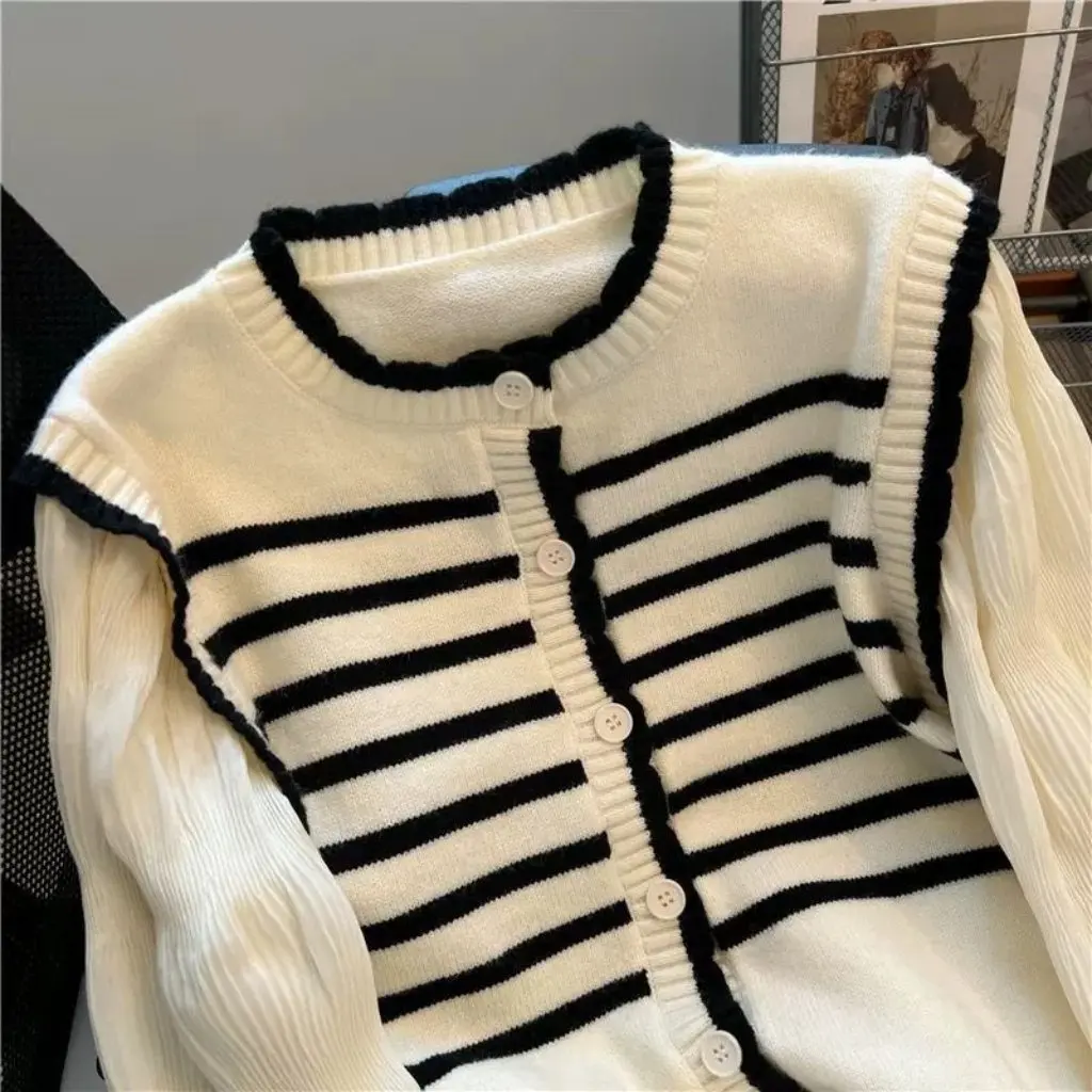 

Women's Striped Sweater Puff Sleeve Thin Design Style Fake Two-Piece Top Spring Autumn Fashion