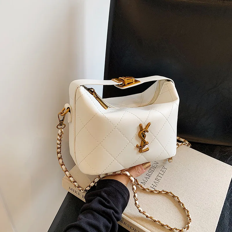 حقيبة سلسلة نسائية جديدة لعام 2025 - تصميم عصري شعبي، نمط دلو فريد من نوعه، كتف/رسول متعدد الاستخدامات للاستخدام اليومي