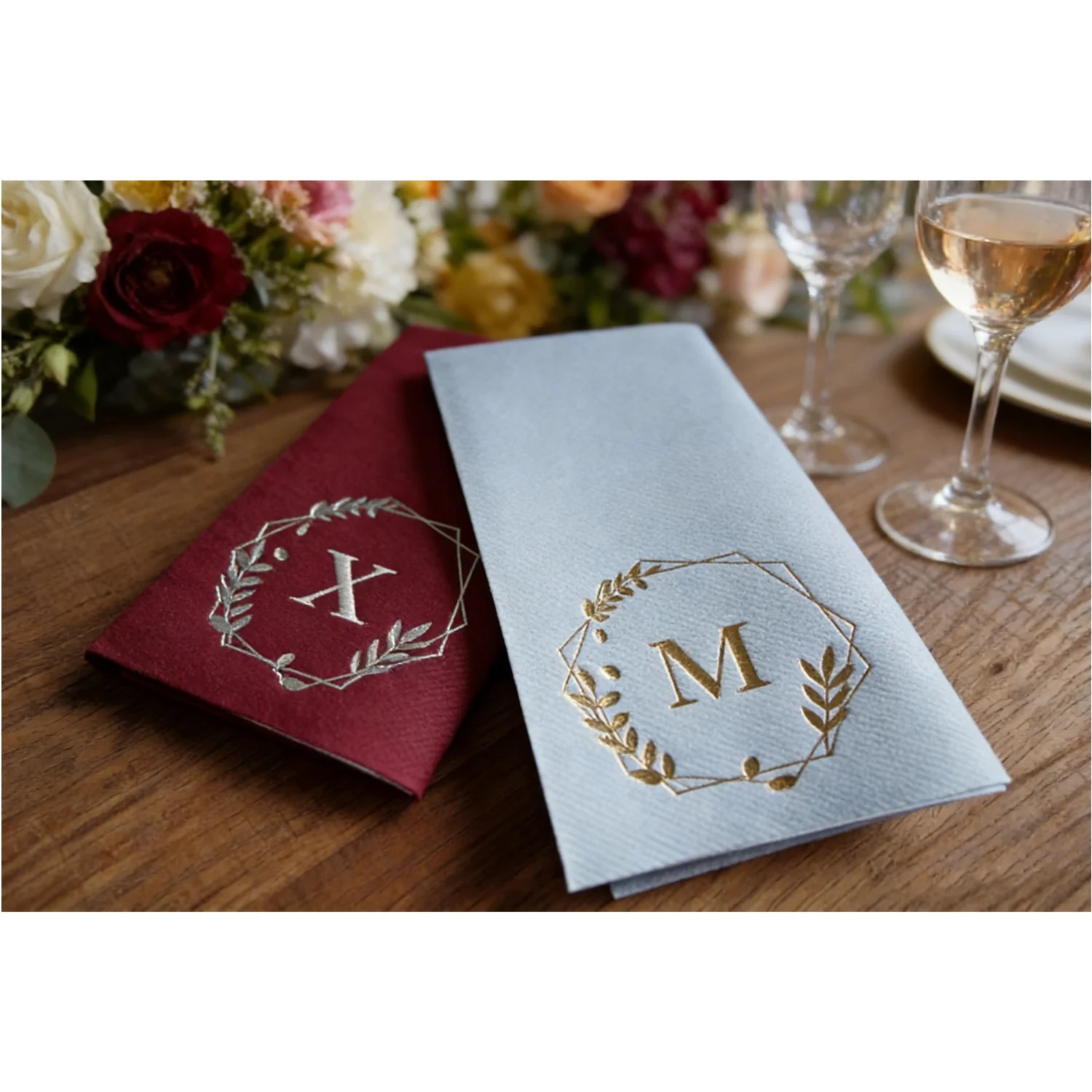 

100 шт. персонализированных одноразовых салфеток для свадебного ужина с золотой фольгой, мягкие, как льняные