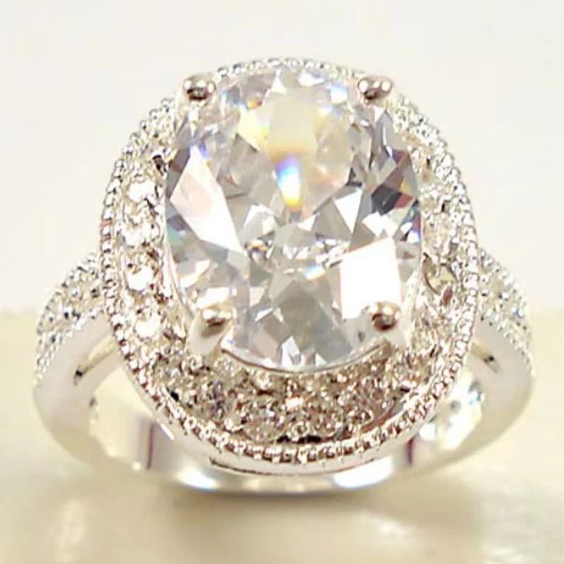 Huitan Edle helle Zirkonia-Ringe für Frauen, moderner, wunderschöner ästhetischer Schmuck für Hochzeit, trendiges, schickes Finger-Accessoire