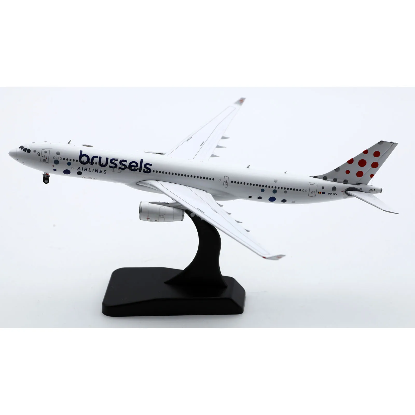 XX40093 Alloy Collectible Plane Gift JC Wings 1:400 Brussels Airlines StarAlliance Airbus A330-300 Diecast Aircraft Model OO-SFX