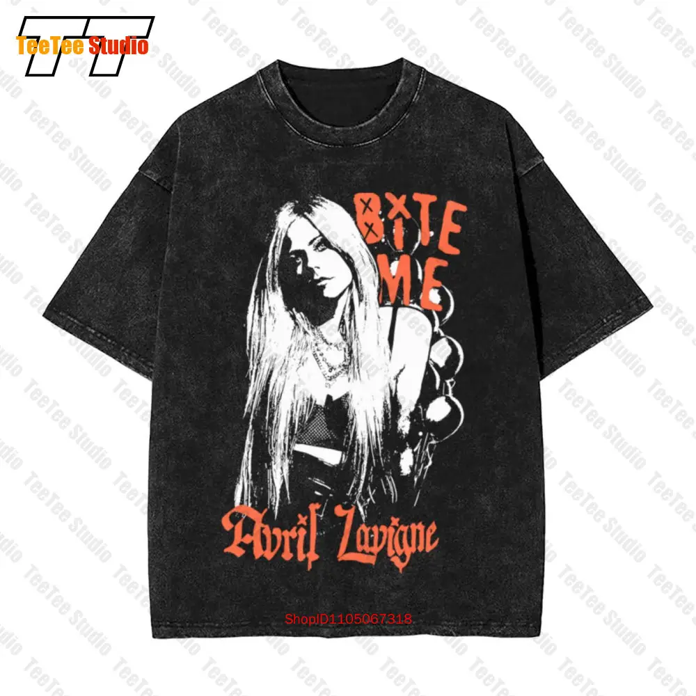 

Avril Lavigne Bite Vintage Oversized T-Shirt J7MT