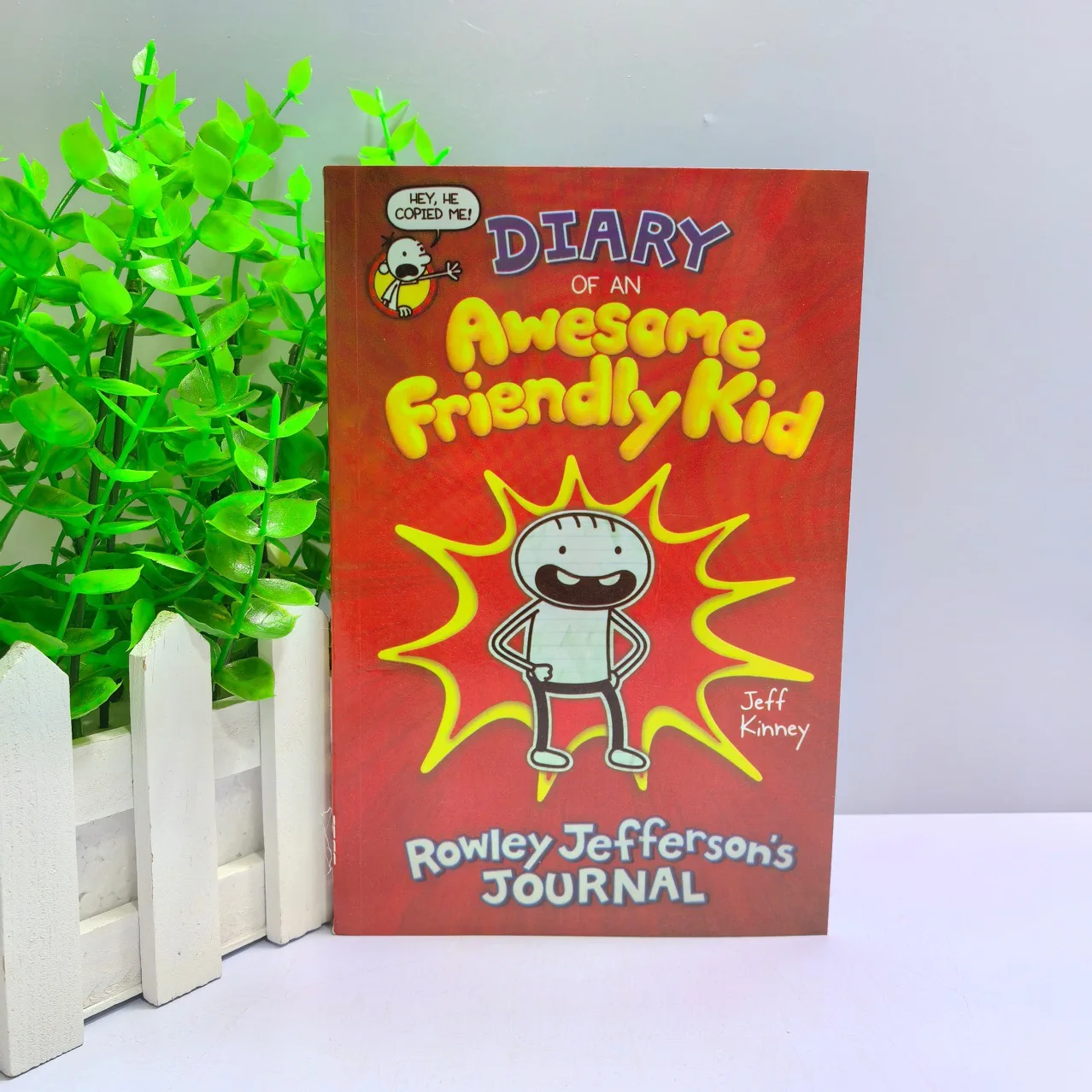 

Дневник удивительного другая малыша Джеффа Кинеи, бестселлерный набор комиксов в мягкой обложке с приключениями Рэйли Джефферсона